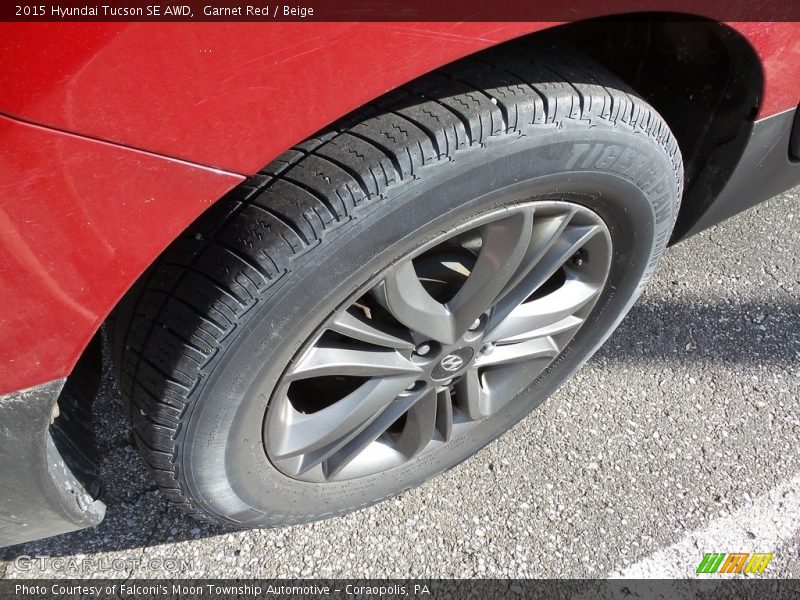 Garnet Red / Beige 2015 Hyundai Tucson SE AWD