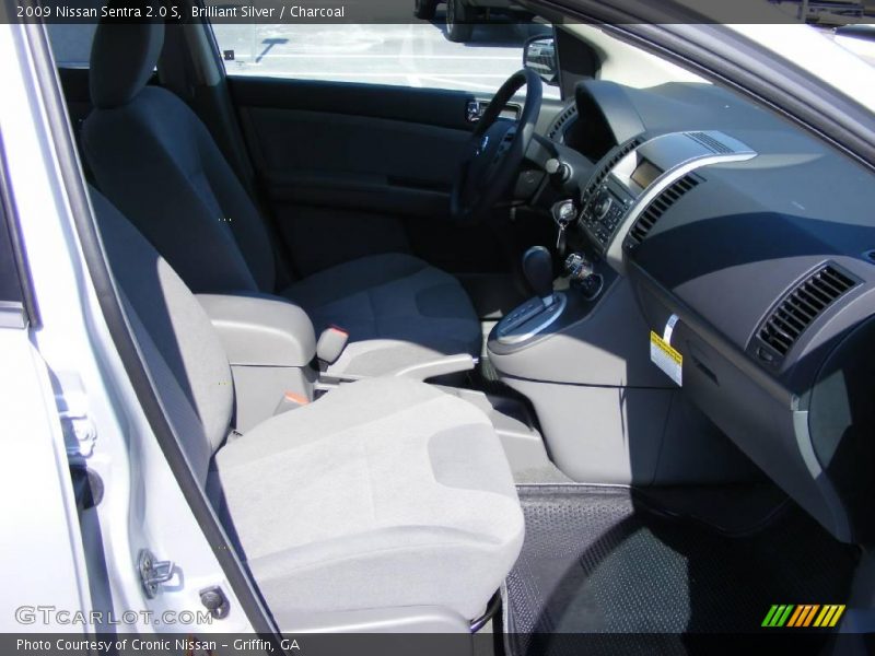 Brilliant Silver / Charcoal 2009 Nissan Sentra 2.0 S