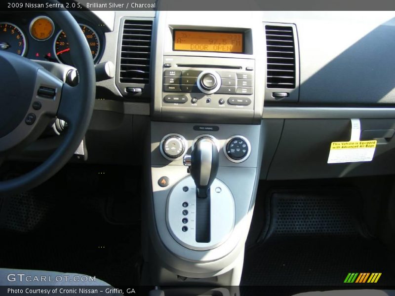 Brilliant Silver / Charcoal 2009 Nissan Sentra 2.0 S