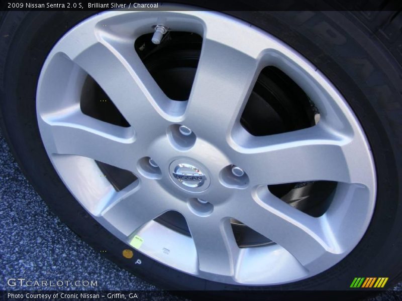 Brilliant Silver / Charcoal 2009 Nissan Sentra 2.0 S