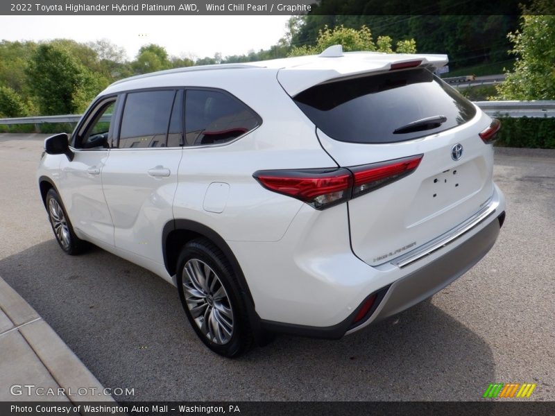 Wind Chill Pearl / Graphite 2022 Toyota Highlander Hybrid Platinum AWD