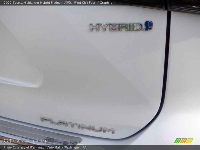 Wind Chill Pearl / Graphite 2022 Toyota Highlander Hybrid Platinum AWD