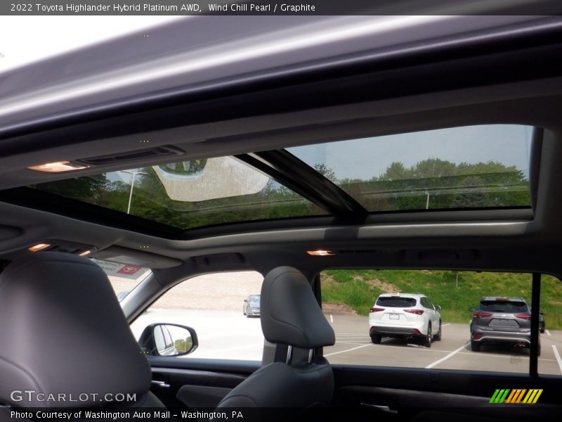 Sunroof of 2022 Highlander Hybrid Platinum AWD
