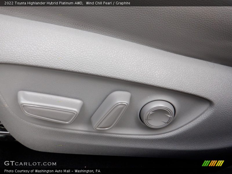 Wind Chill Pearl / Graphite 2022 Toyota Highlander Hybrid Platinum AWD