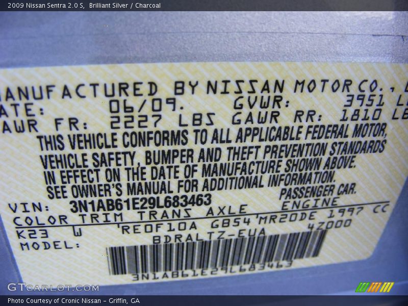 Brilliant Silver / Charcoal 2009 Nissan Sentra 2.0 S