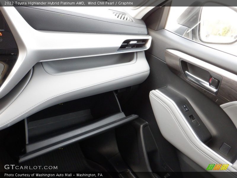 Wind Chill Pearl / Graphite 2022 Toyota Highlander Hybrid Platinum AWD
