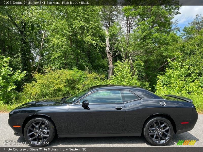 Pitch Black / Black 2023 Dodge Challenger SXT Blacktop