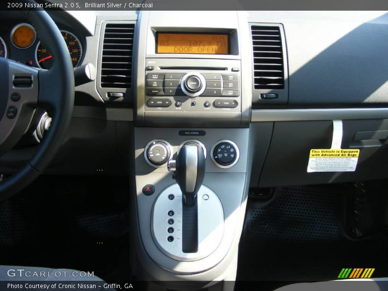 Brilliant Silver / Charcoal 2009 Nissan Sentra 2.0 S