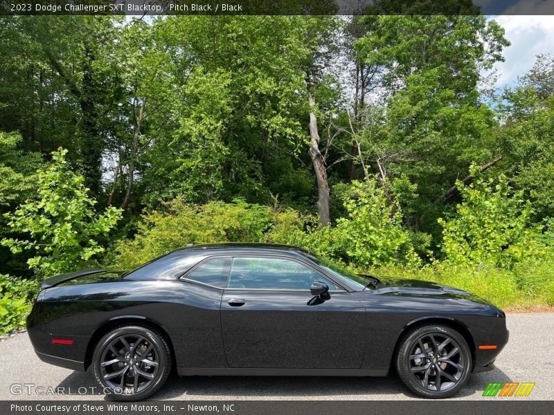 Pitch Black / Black 2023 Dodge Challenger SXT Blacktop