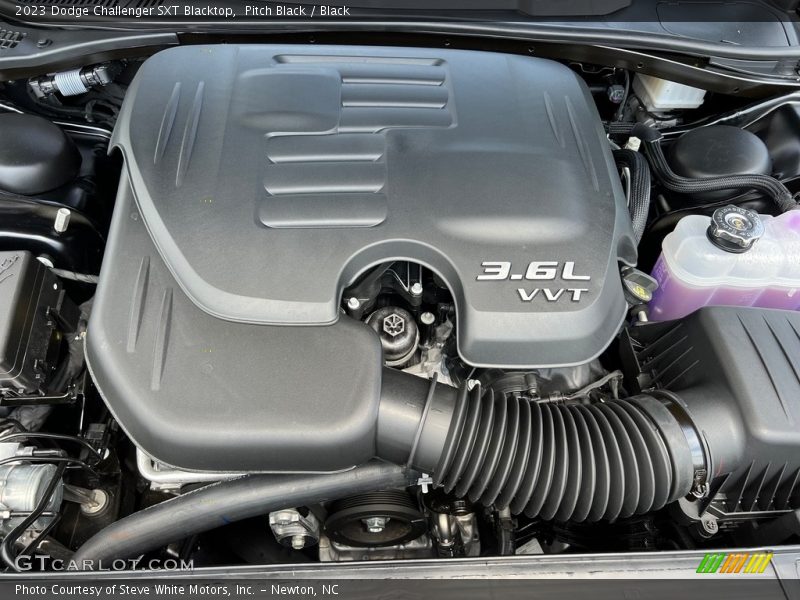 Pitch Black / Black 2023 Dodge Challenger SXT Blacktop