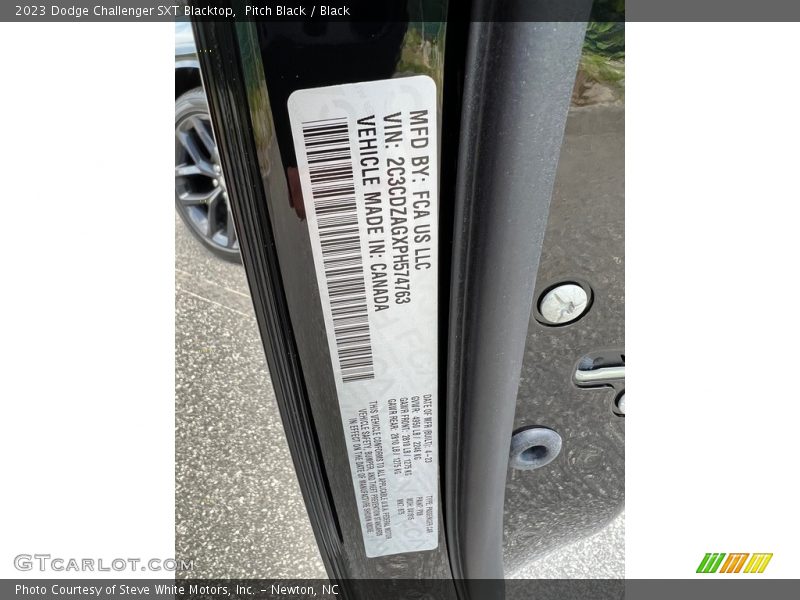 Pitch Black / Black 2023 Dodge Challenger SXT Blacktop