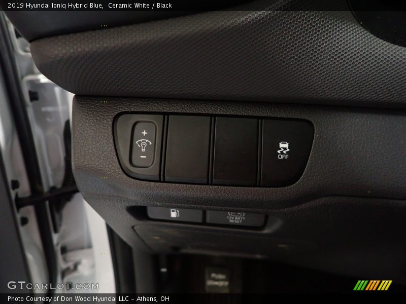 Ceramic White / Black 2019 Hyundai Ioniq Hybrid Blue