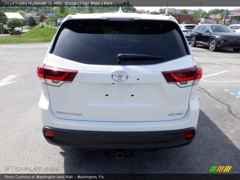 Blizzard Pearl White / Black 2019 Toyota Highlander SE AWD
