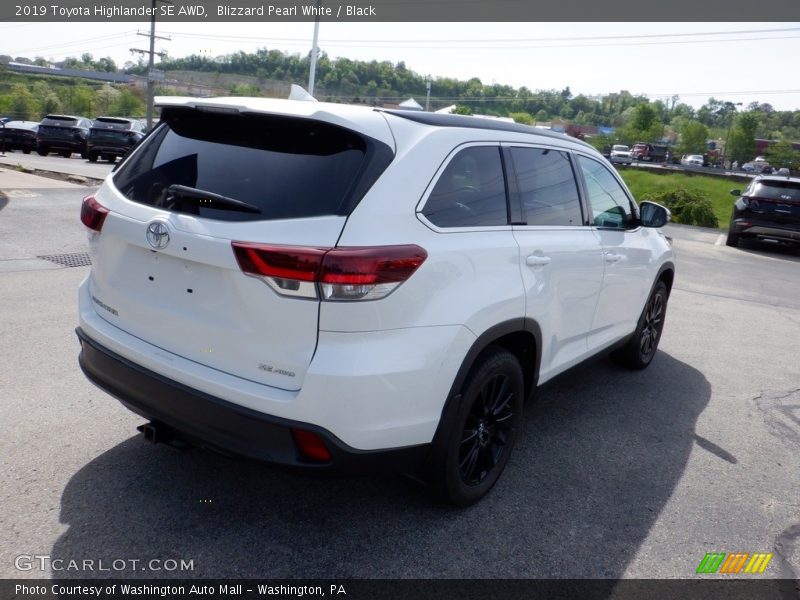 Blizzard Pearl White / Black 2019 Toyota Highlander SE AWD