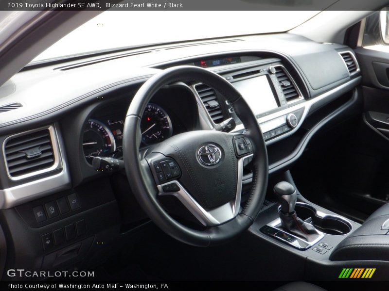 Blizzard Pearl White / Black 2019 Toyota Highlander SE AWD