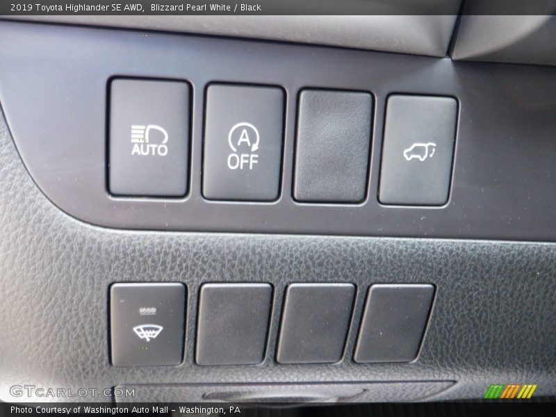 Blizzard Pearl White / Black 2019 Toyota Highlander SE AWD