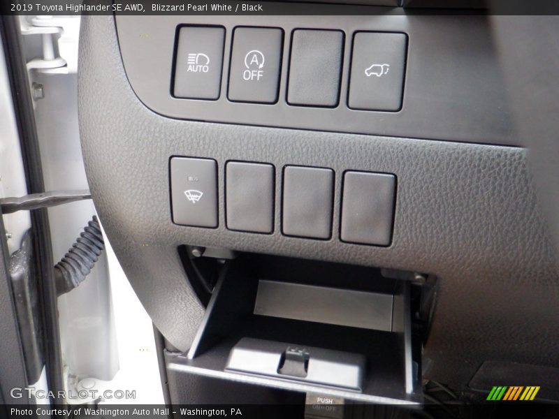 Blizzard Pearl White / Black 2019 Toyota Highlander SE AWD