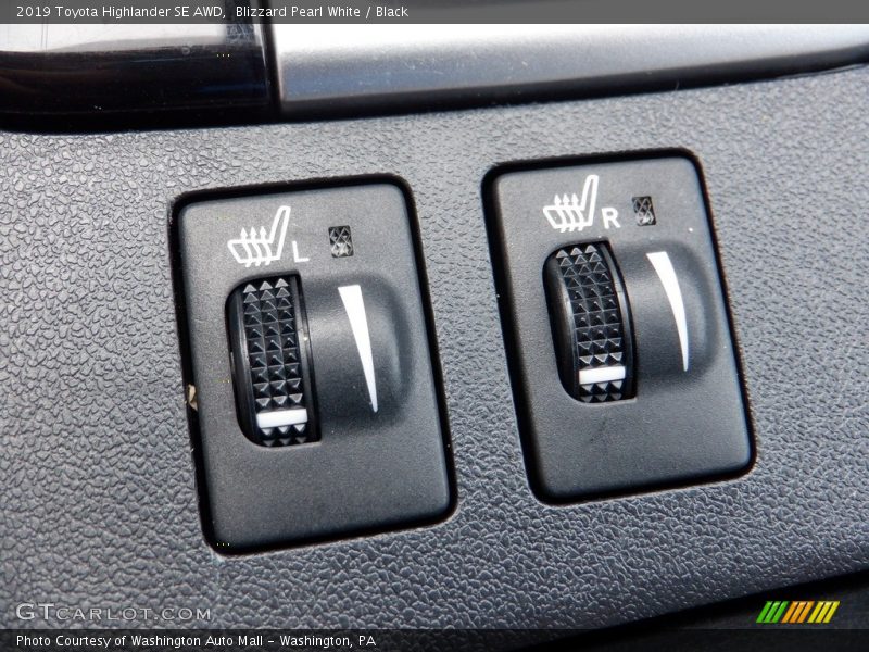Blizzard Pearl White / Black 2019 Toyota Highlander SE AWD