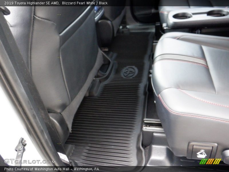 Blizzard Pearl White / Black 2019 Toyota Highlander SE AWD