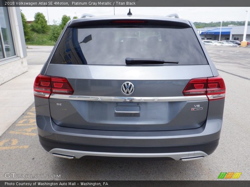 Platinum Gray Metallic / Titan Black 2018 Volkswagen Atlas SE 4Motion