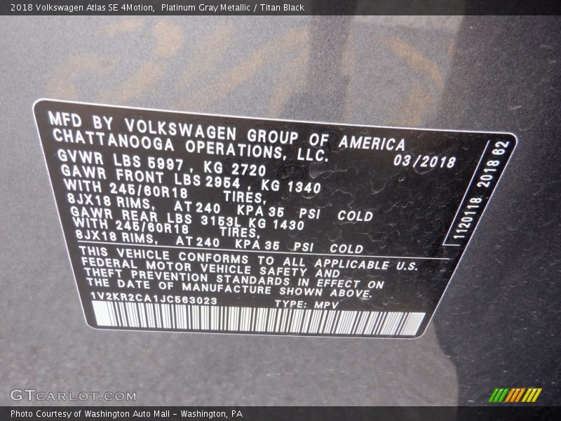 Platinum Gray Metallic / Titan Black 2018 Volkswagen Atlas SE 4Motion