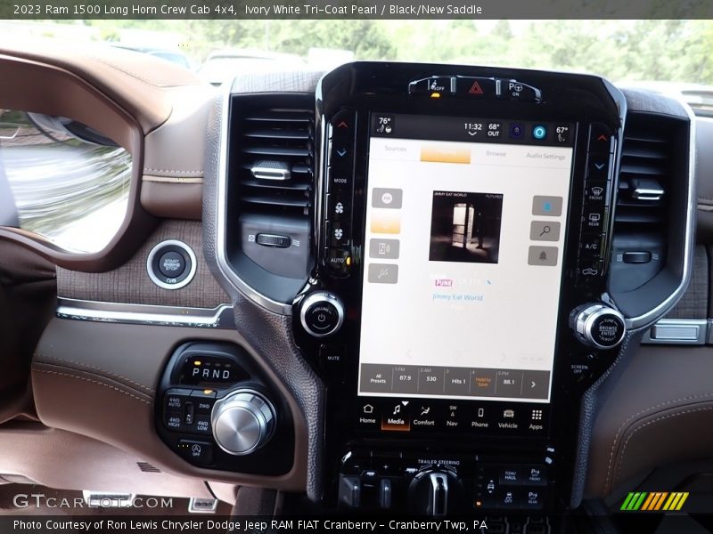 Ivory White Tri-Coat Pearl / Black/New Saddle 2023 Ram 1500 Long Horn Crew Cab 4x4