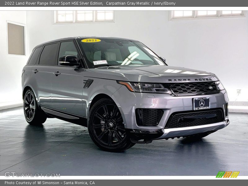 Front 3/4 View of 2022 Range Rover Sport HSE Silver Edition