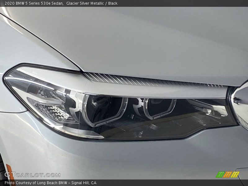 Glacier Silver Metallic / Black 2020 BMW 5 Series 530e Sedan