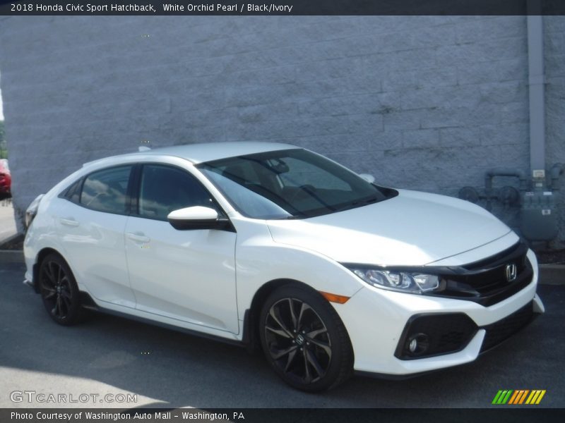Front 3/4 View of 2018 Civic Sport Hatchback