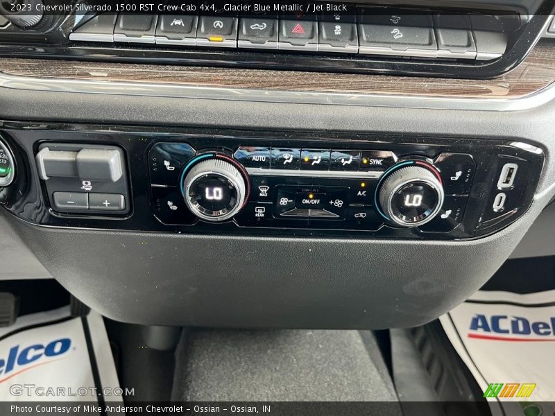 Controls of 2023 Silverado 1500 RST Crew Cab 4x4