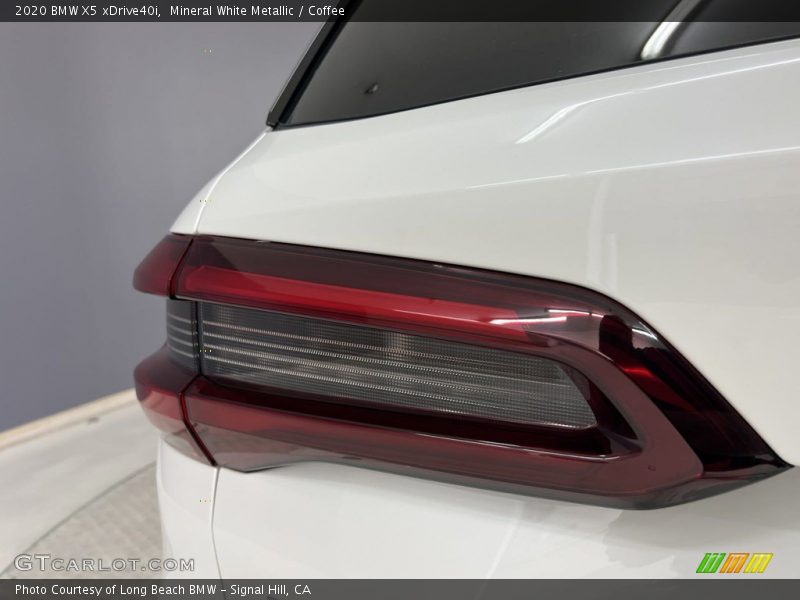 Mineral White Metallic / Coffee 2020 BMW X5 xDrive40i