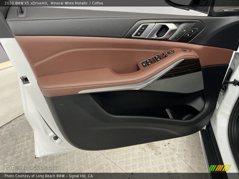 Mineral White Metallic / Coffee 2020 BMW X5 xDrive40i