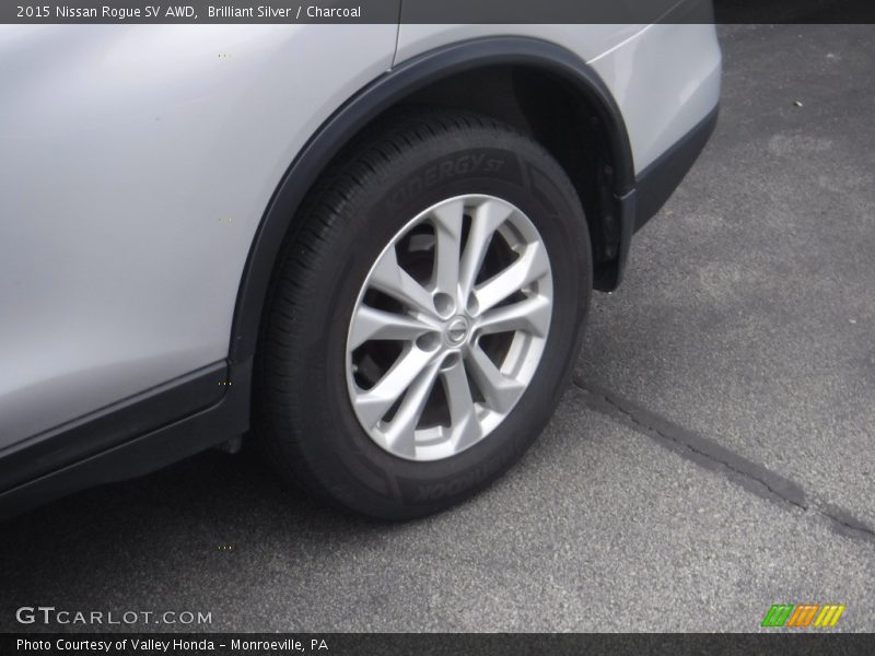 Brilliant Silver / Charcoal 2015 Nissan Rogue SV AWD