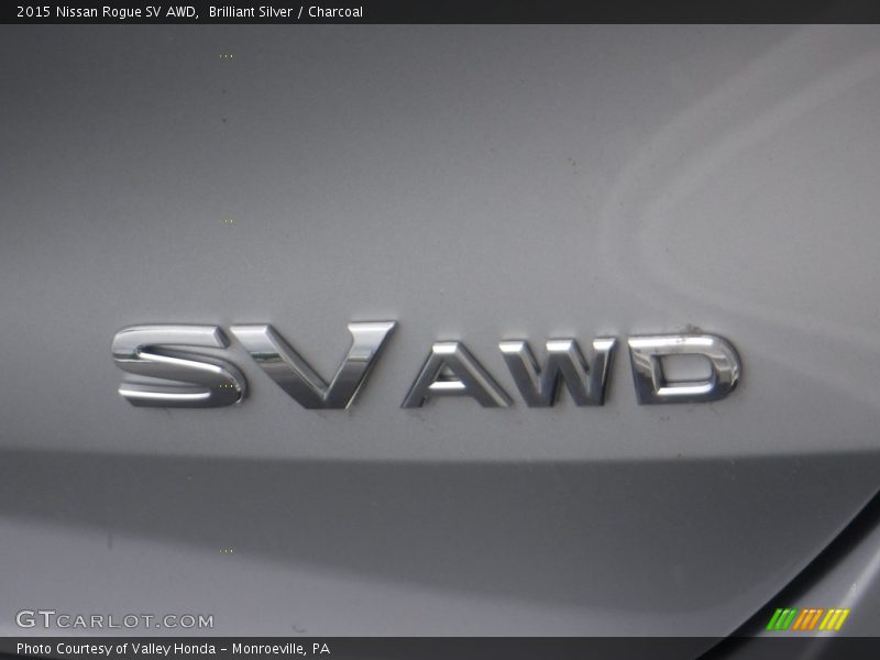 Brilliant Silver / Charcoal 2015 Nissan Rogue SV AWD