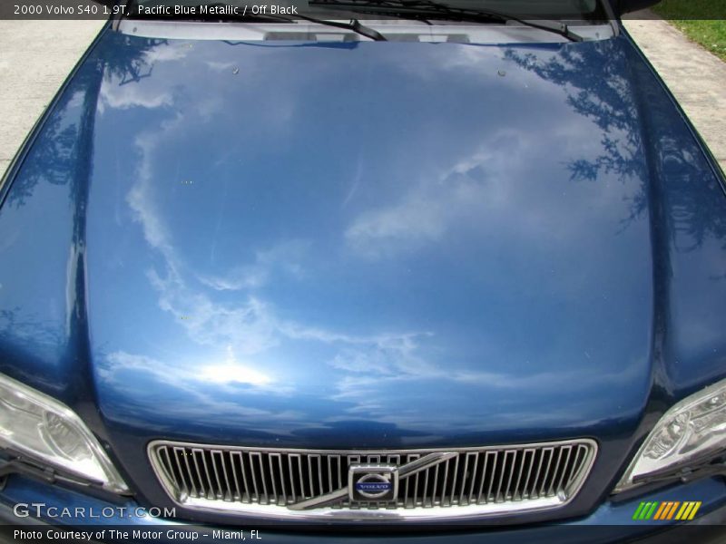 Pacific Blue Metallic / Off Black 2000 Volvo S40 1.9T