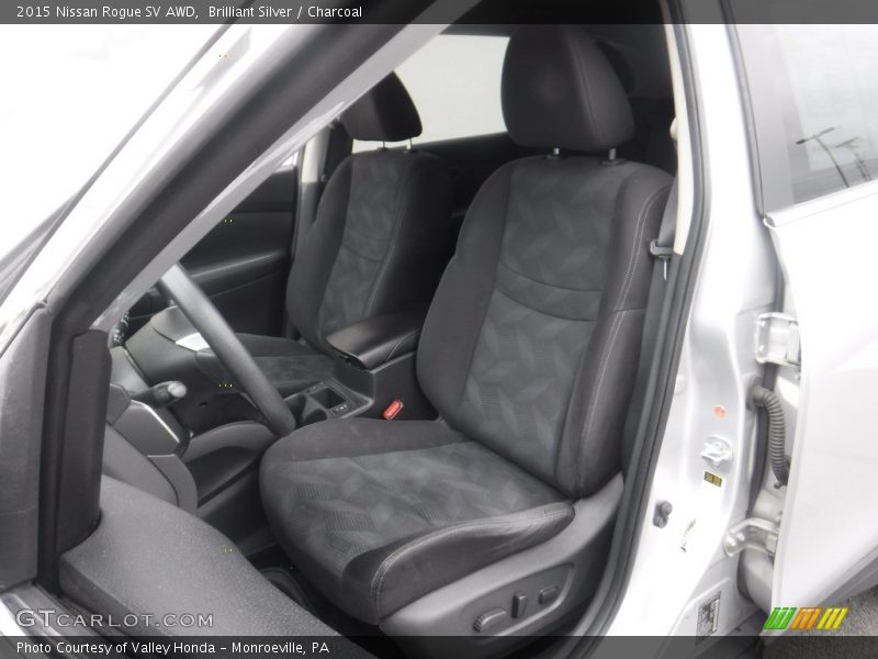 Brilliant Silver / Charcoal 2015 Nissan Rogue SV AWD