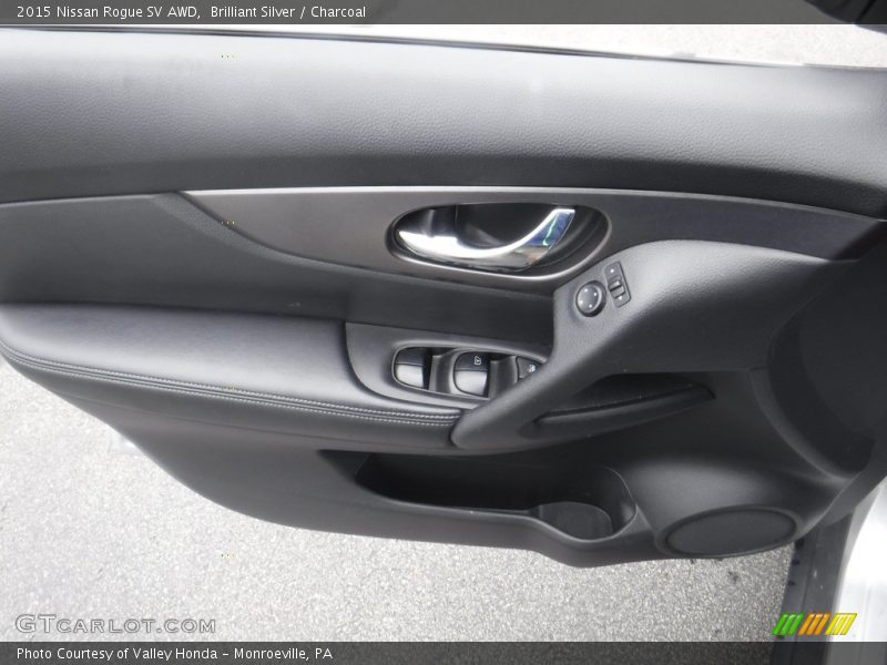 Brilliant Silver / Charcoal 2015 Nissan Rogue SV AWD