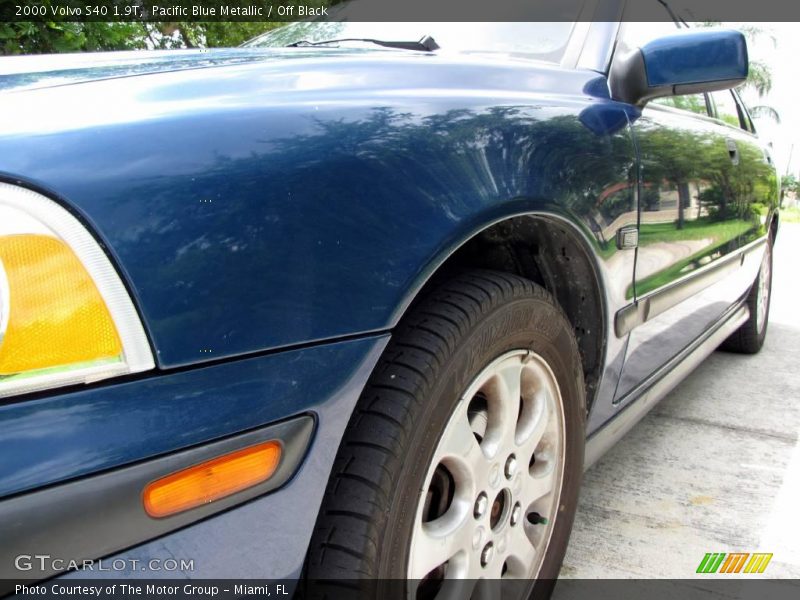 Pacific Blue Metallic / Off Black 2000 Volvo S40 1.9T