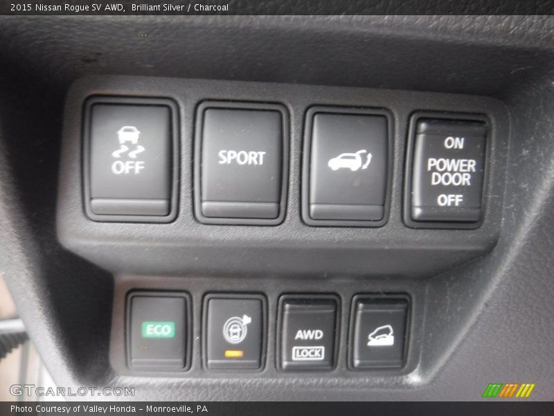 Brilliant Silver / Charcoal 2015 Nissan Rogue SV AWD