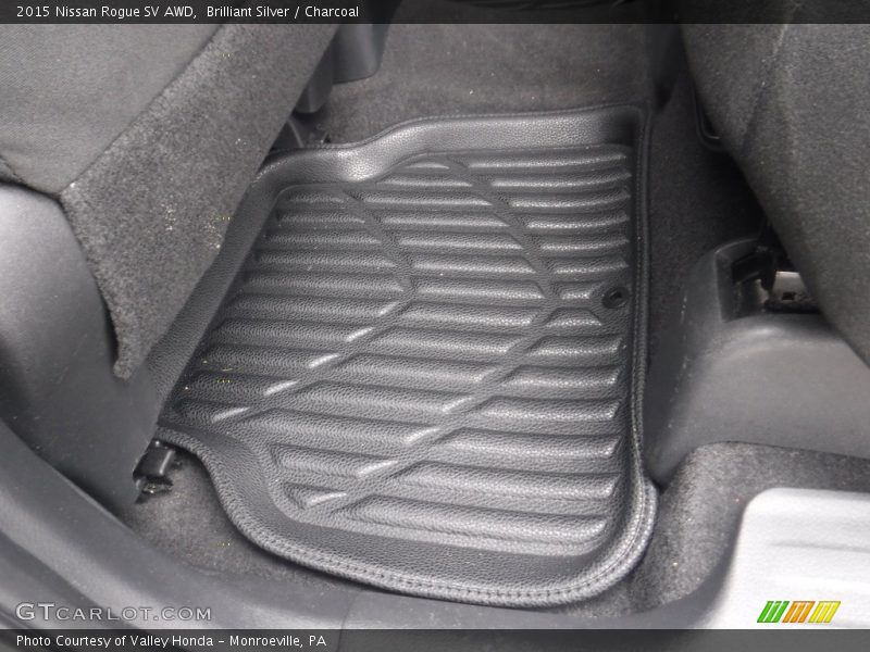 Brilliant Silver / Charcoal 2015 Nissan Rogue SV AWD