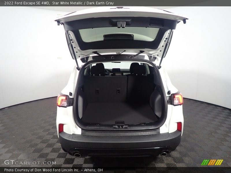 Star White Metallic / Dark Earth Gray 2022 Ford Escape SE 4WD