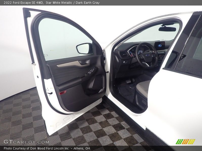 Star White Metallic / Dark Earth Gray 2022 Ford Escape SE 4WD