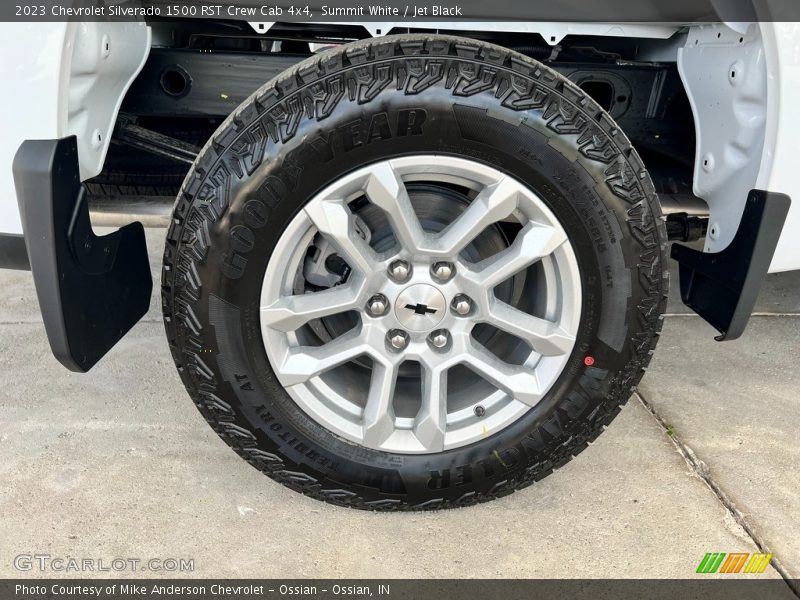 Summit White / Jet Black 2023 Chevrolet Silverado 1500 RST Crew Cab 4x4