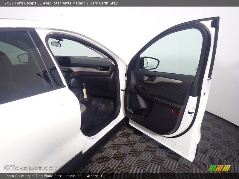 Star White Metallic / Dark Earth Gray 2022 Ford Escape SE 4WD