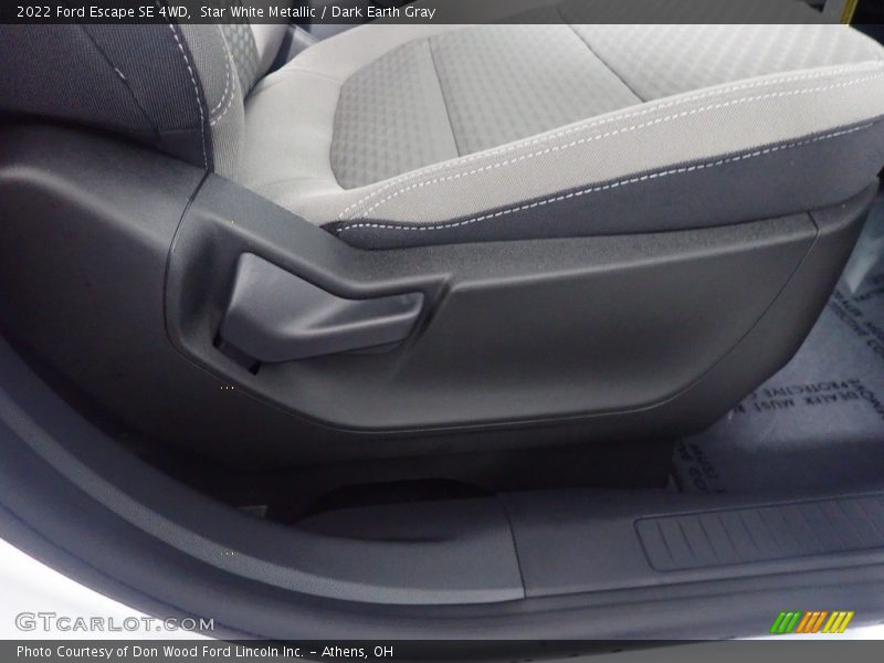 Star White Metallic / Dark Earth Gray 2022 Ford Escape SE 4WD