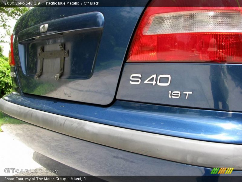 Pacific Blue Metallic / Off Black 2000 Volvo S40 1.9T