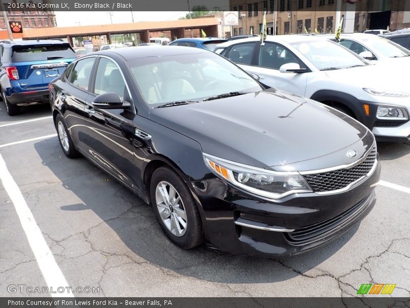 Front 3/4 View of 2016 Optima LX