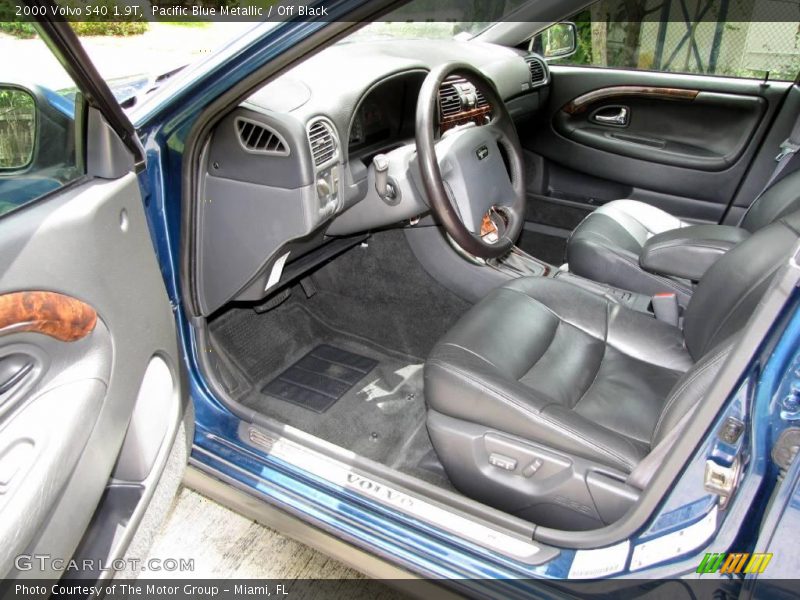 Pacific Blue Metallic / Off Black 2000 Volvo S40 1.9T