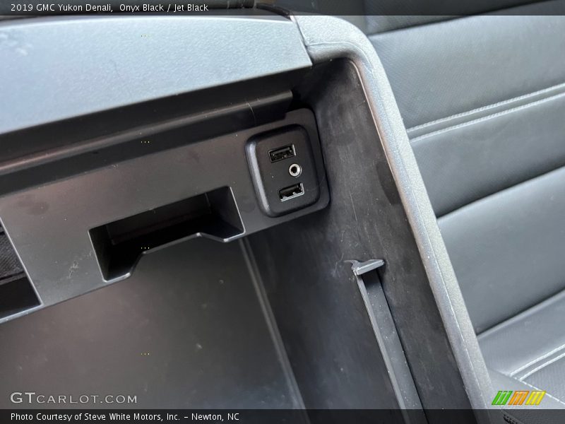 Onyx Black / Jet Black 2019 GMC Yukon Denali