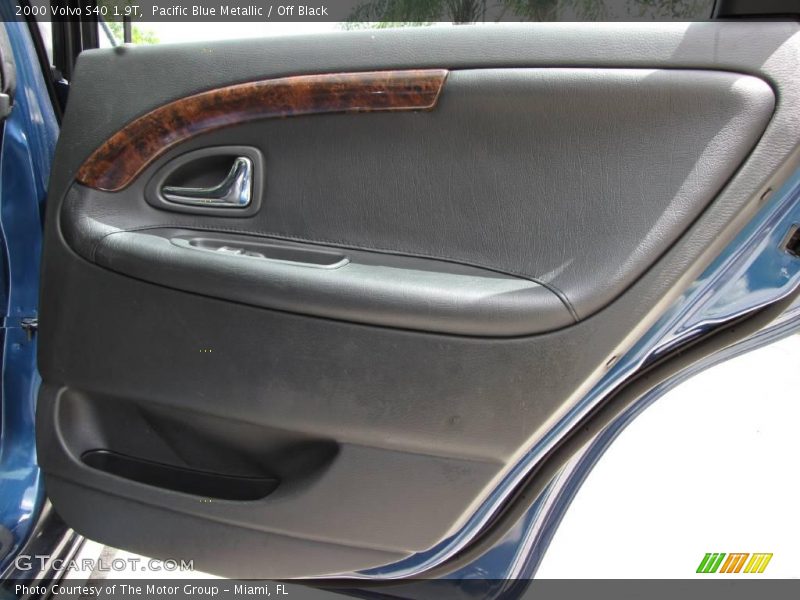 Pacific Blue Metallic / Off Black 2000 Volvo S40 1.9T